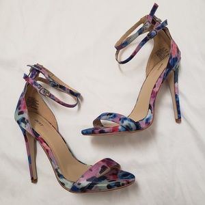 JustFab Multi-color heels